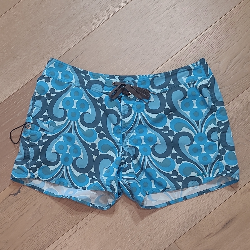 Patagonia Shorts Women's sz 14 Wavefare Blue Swirl 100% Nylon Beach Board Shorts